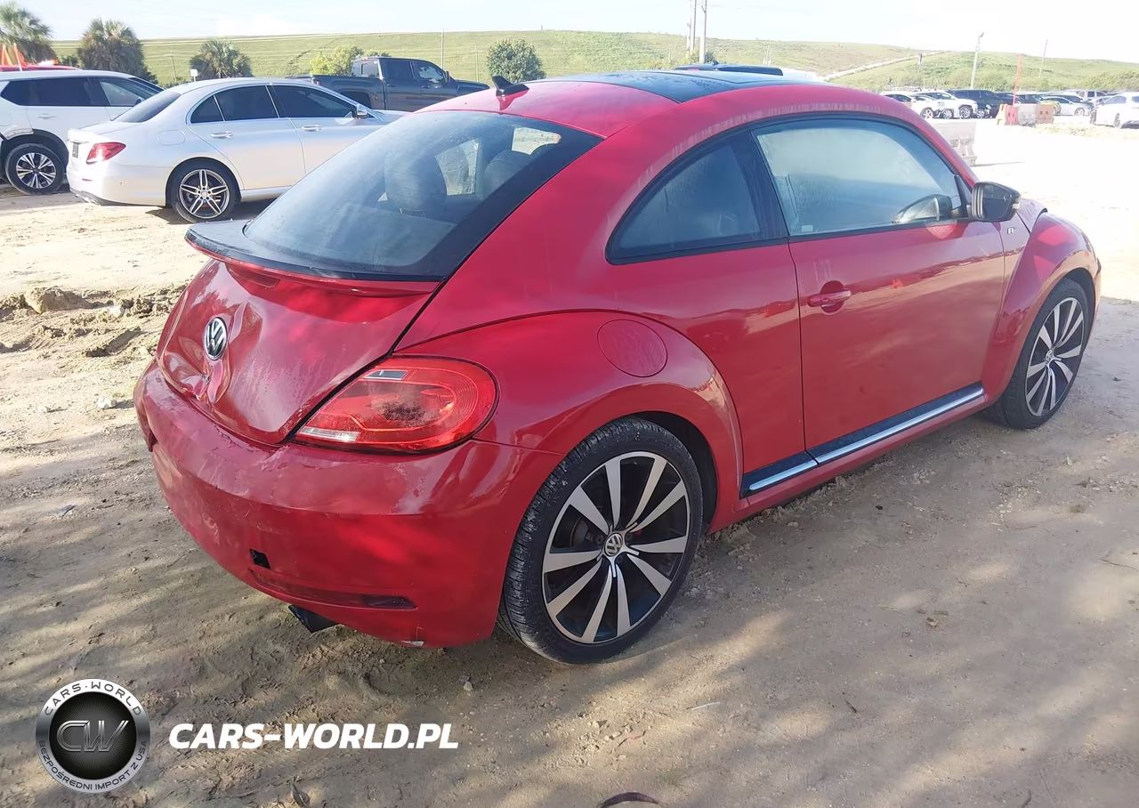 2015 Volkswagen Beetle 2.0T R-Line VIN:3VWVS7AT5FM643755 - 4