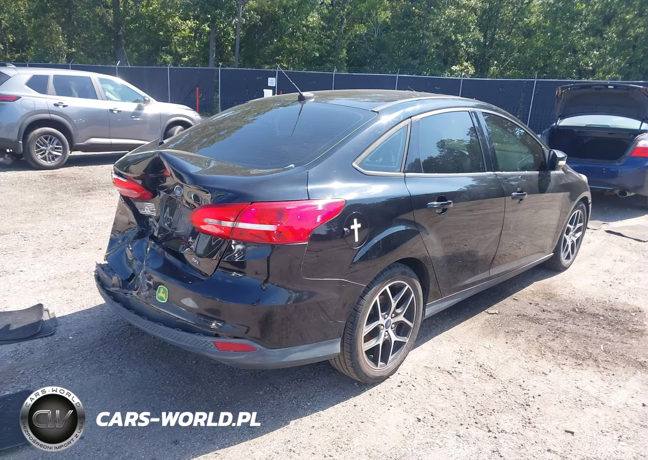 2018 Ford Focus Sel VIN:1FADP3H24JL284422 - 4