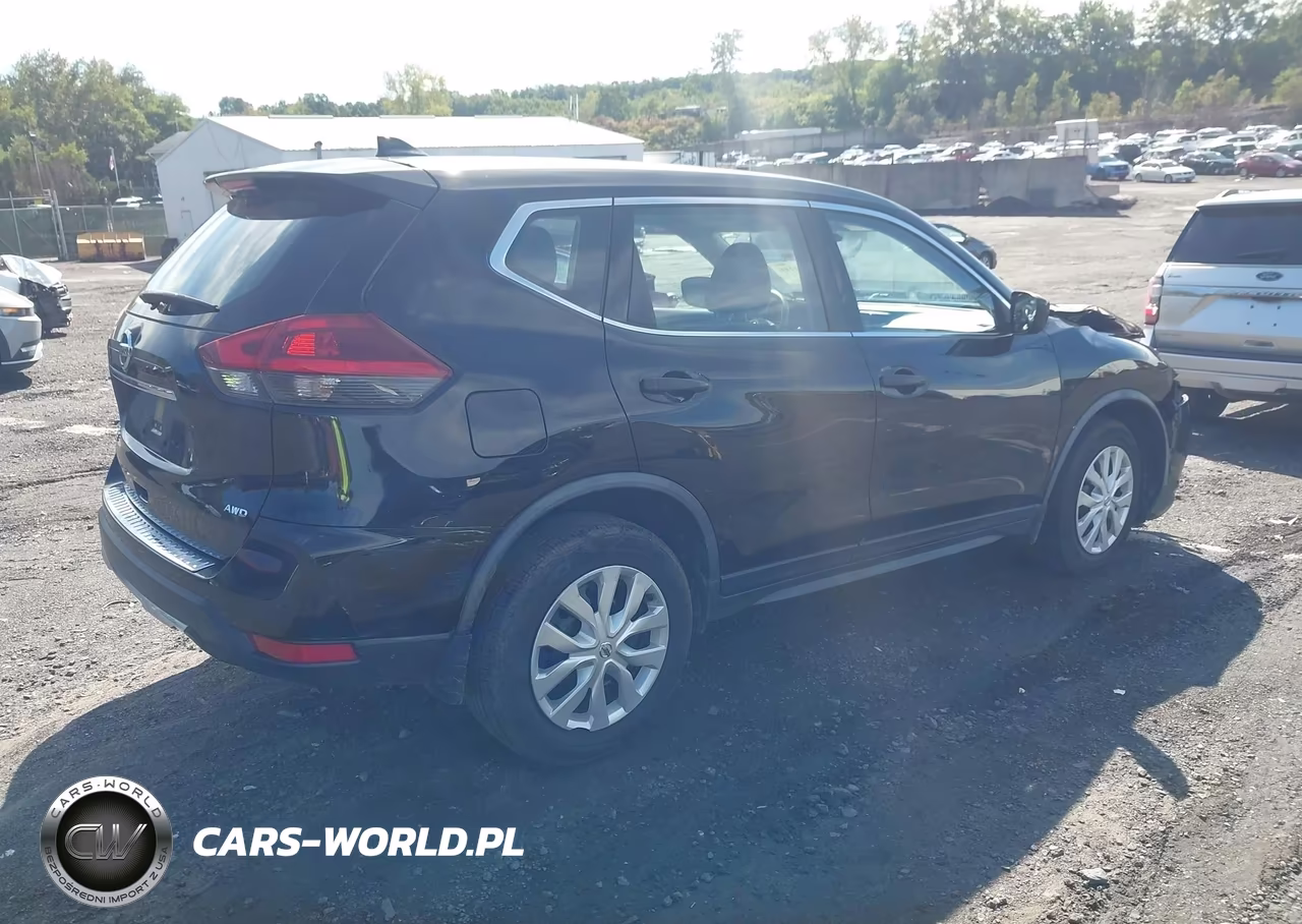 2018 Nissan Rogue S VIN:JN8AT2MV2JW313809 - 4