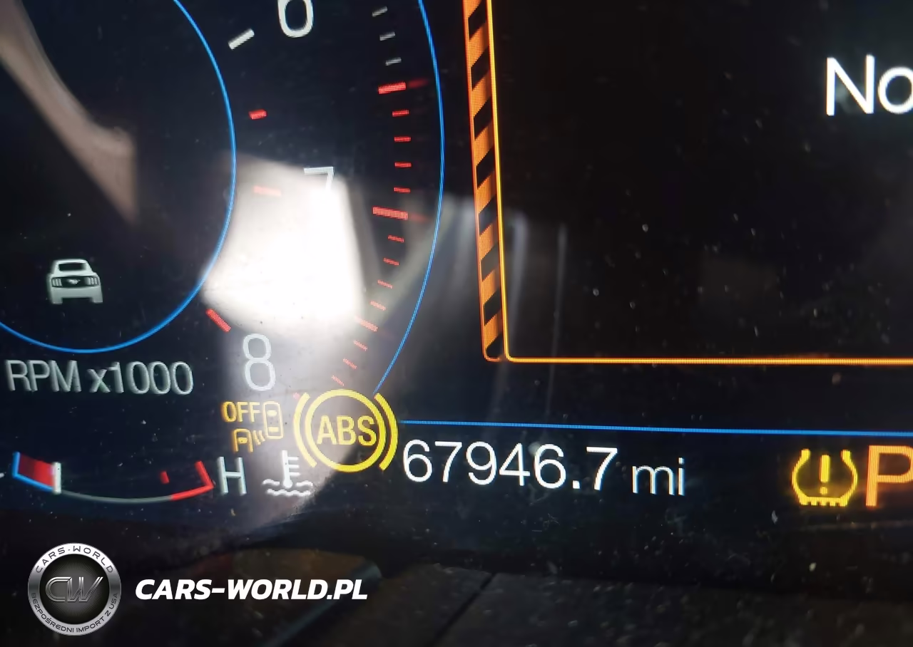 2020 Ford Mustang Ecoboost Premium VIN:1FATP8UH1L5138120 - 16