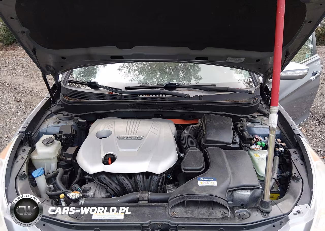 2015 Hyundai Sonata Hybrid VIN:KMHEC4A40FA133832 - 10