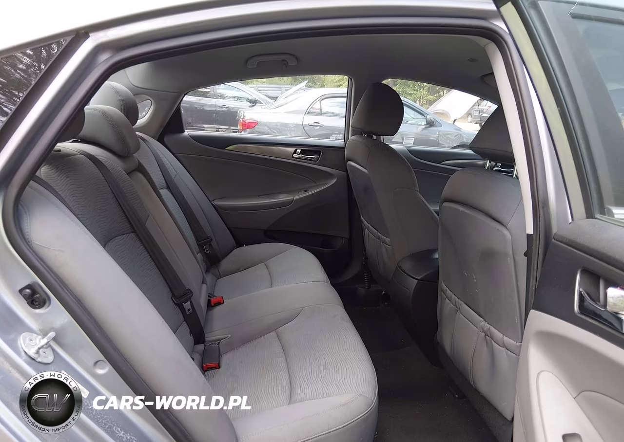2015 Hyundai Sonata Hybrid VIN:KMHEC4A40FA133832 - 8