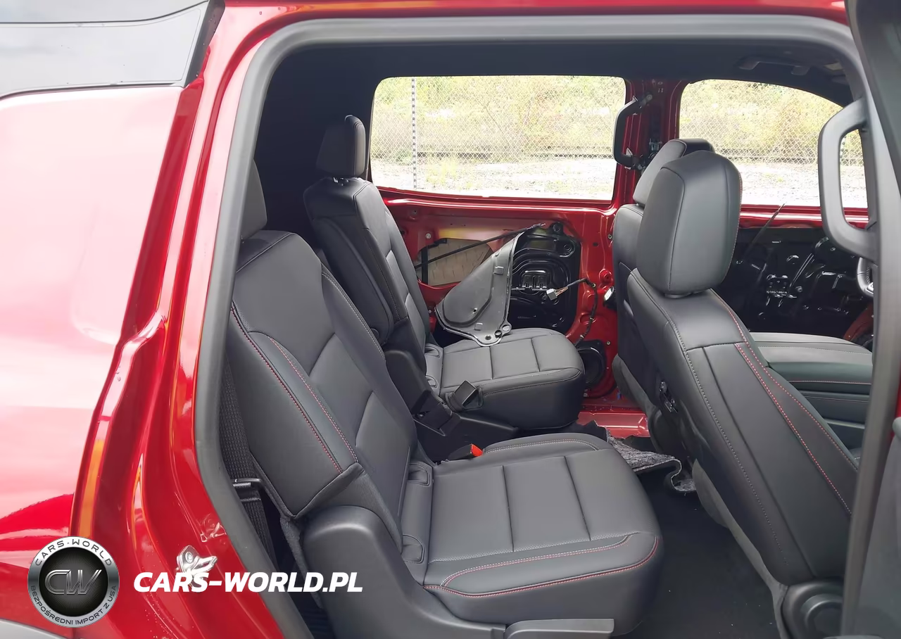 2025 Chevrolet Traverse Awd Z71 VIN:1GNEVJRSXSJ289992 - 8
