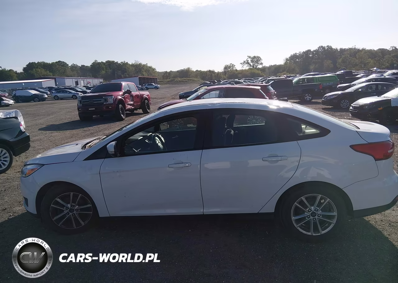 2015 Ford Focus Se VIN:1FADP3F20FL258667 - 14