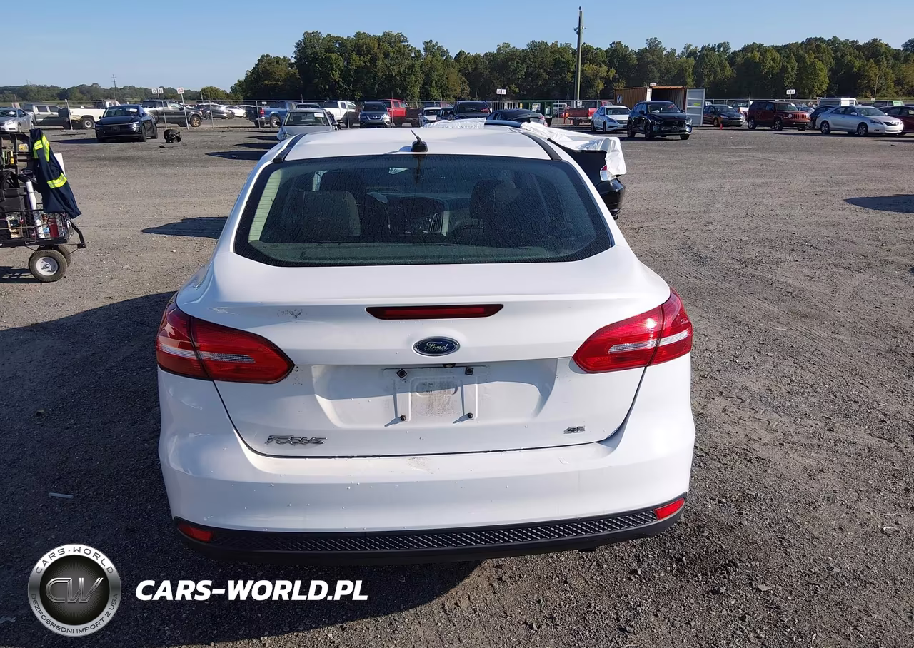 2015 Ford Focus Se VIN:1FADP3F20FL258667 - 16