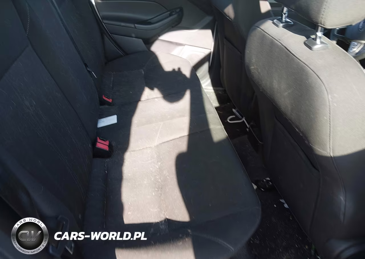 2015 Ford Focus Se VIN:1FADP3F20FL258667 - 8