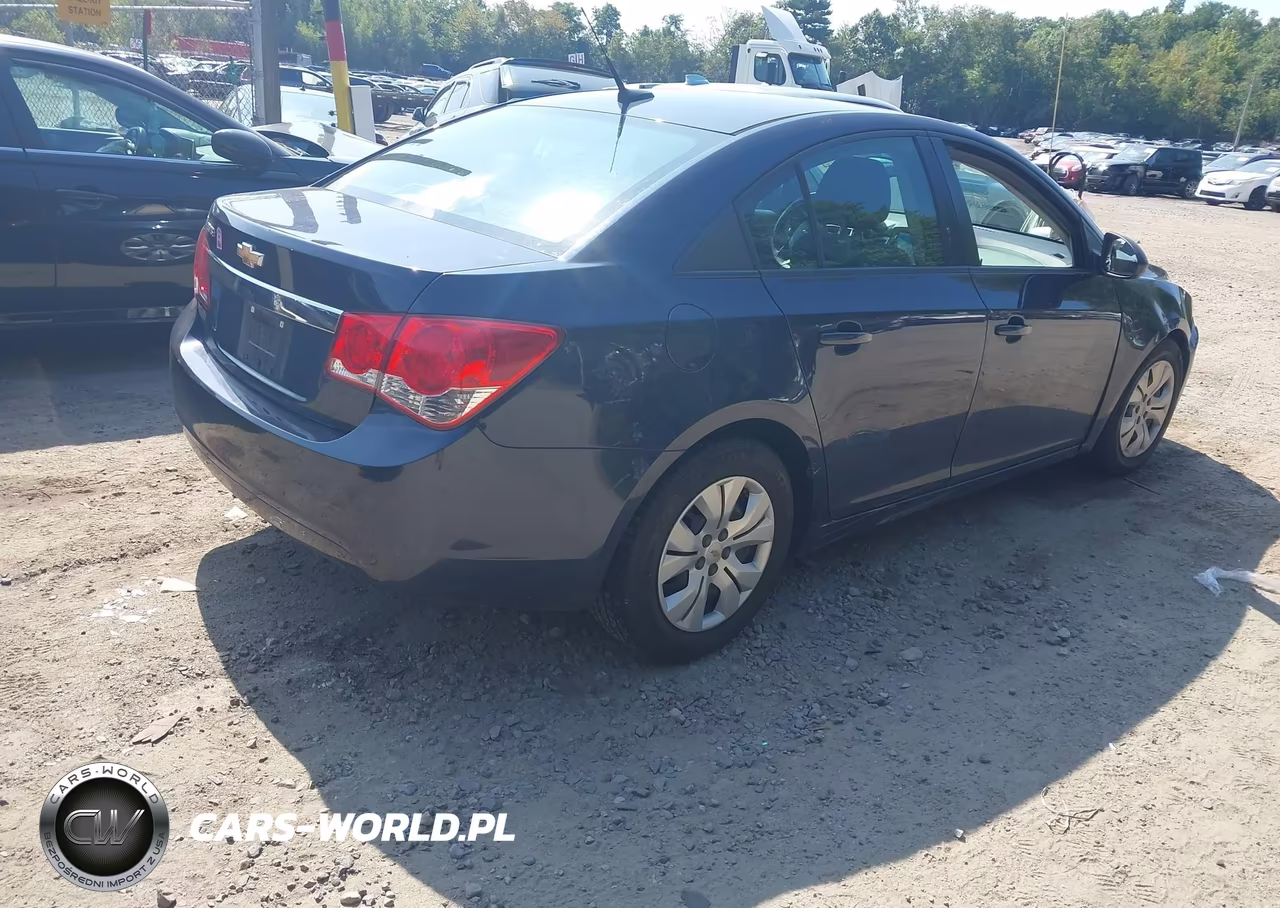 2014 Chevrolet Cruze Ls Auto VIN:1G1PA5SG9E7435934 - 4