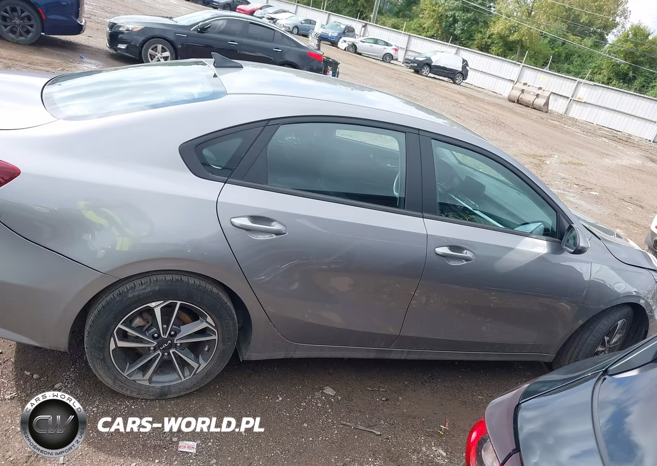 2023 Kia Forte Lxs VIN:3KPF24AD5PE685160 - 12