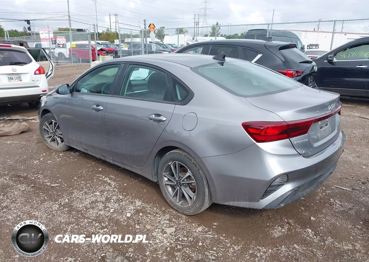 2023 Kia Forte Lxs VIN:3KPF24AD5PE685160 - 3