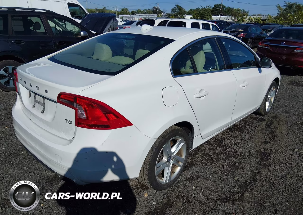 2015 Volvo S60 T5 Premier VIN:YV126MFB8F1308229 - 4