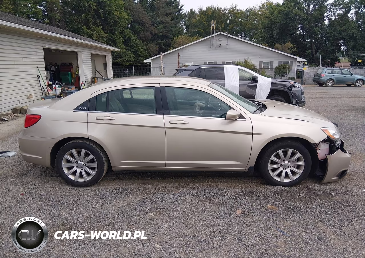 2014 Chrysler 200 Touring VIN:1C3CCBBBXEN176874 - 14