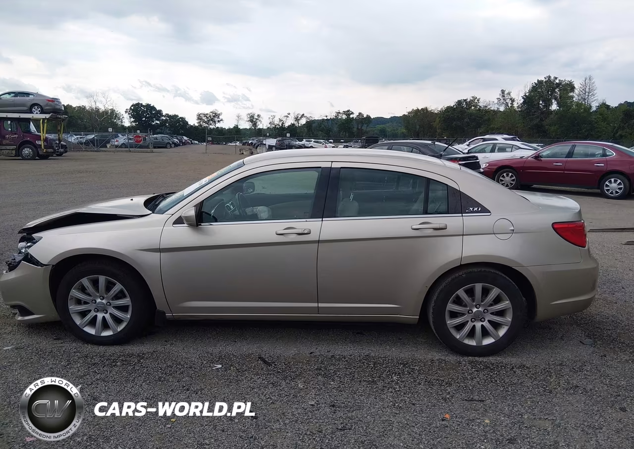 2014 Chrysler 200 Touring VIN:1C3CCBBBXEN176874 - 15