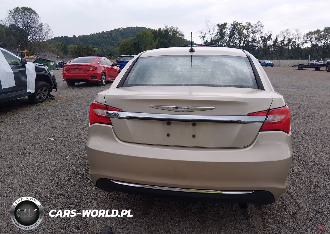 2014 Chrysler 200 Touring VIN:1C3CCBBBXEN176874 - 17