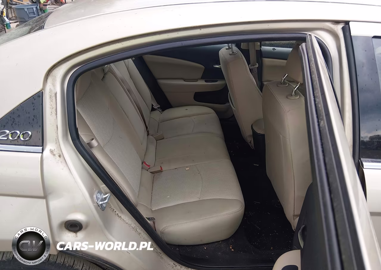 2014 Chrysler 200 Touring VIN:1C3CCBBBXEN176874 - 8