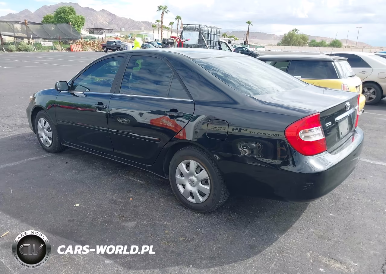 2004 Toyota Camry Le VIN:JTDBE32K940268206 - 3