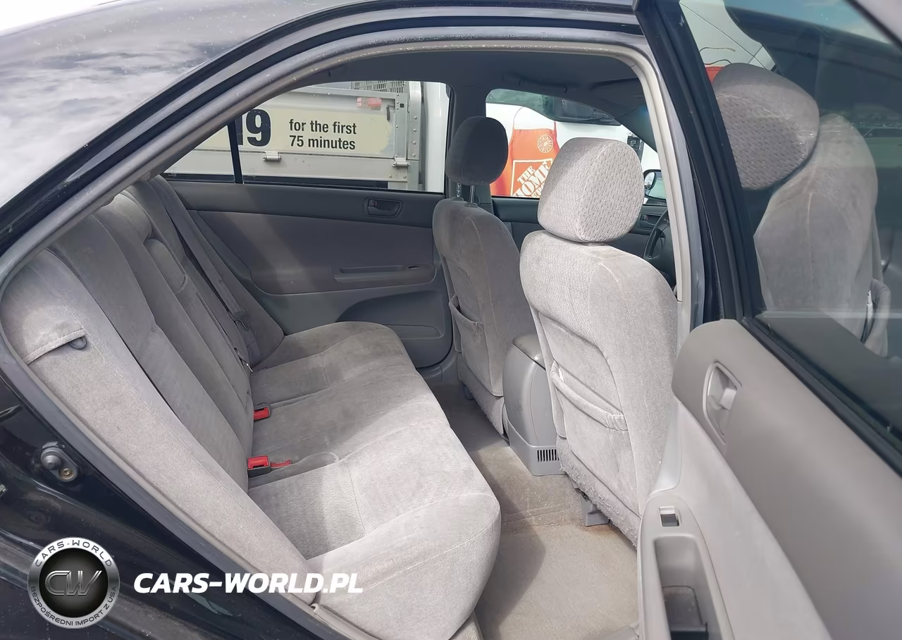2004 Toyota Camry Le VIN:JTDBE32K940268206 - 8