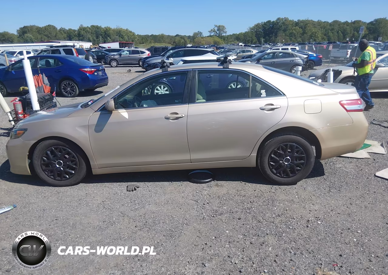 2010 Toyota Camry Le VIN:4T1BF3EKXAU014223 - 14