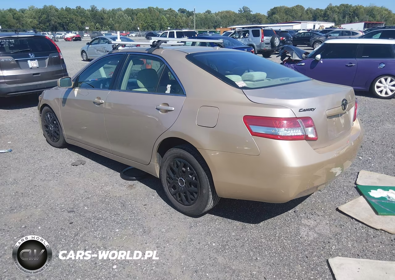 2010 Toyota Camry Le VIN:4T1BF3EKXAU014223 - 3