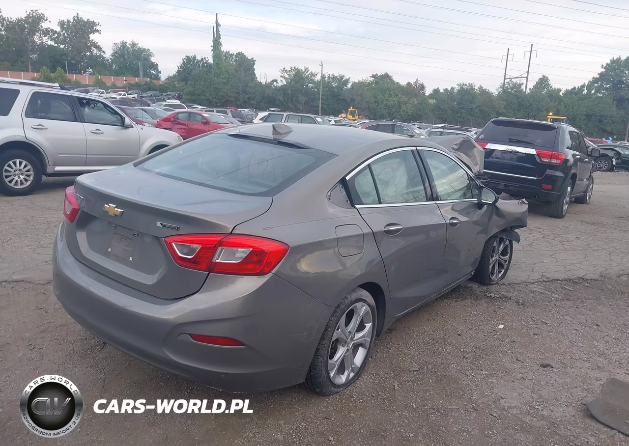 2017 Chevrolet Cruze Premier Auto VIN:1G1BF5SM5H7250298 - 4