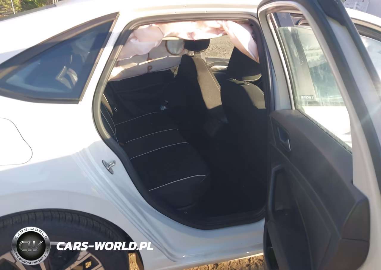 2024 Volkswagen Jetta 1.5T Sport VIN:3VWBM7BU3RM061694 - 8