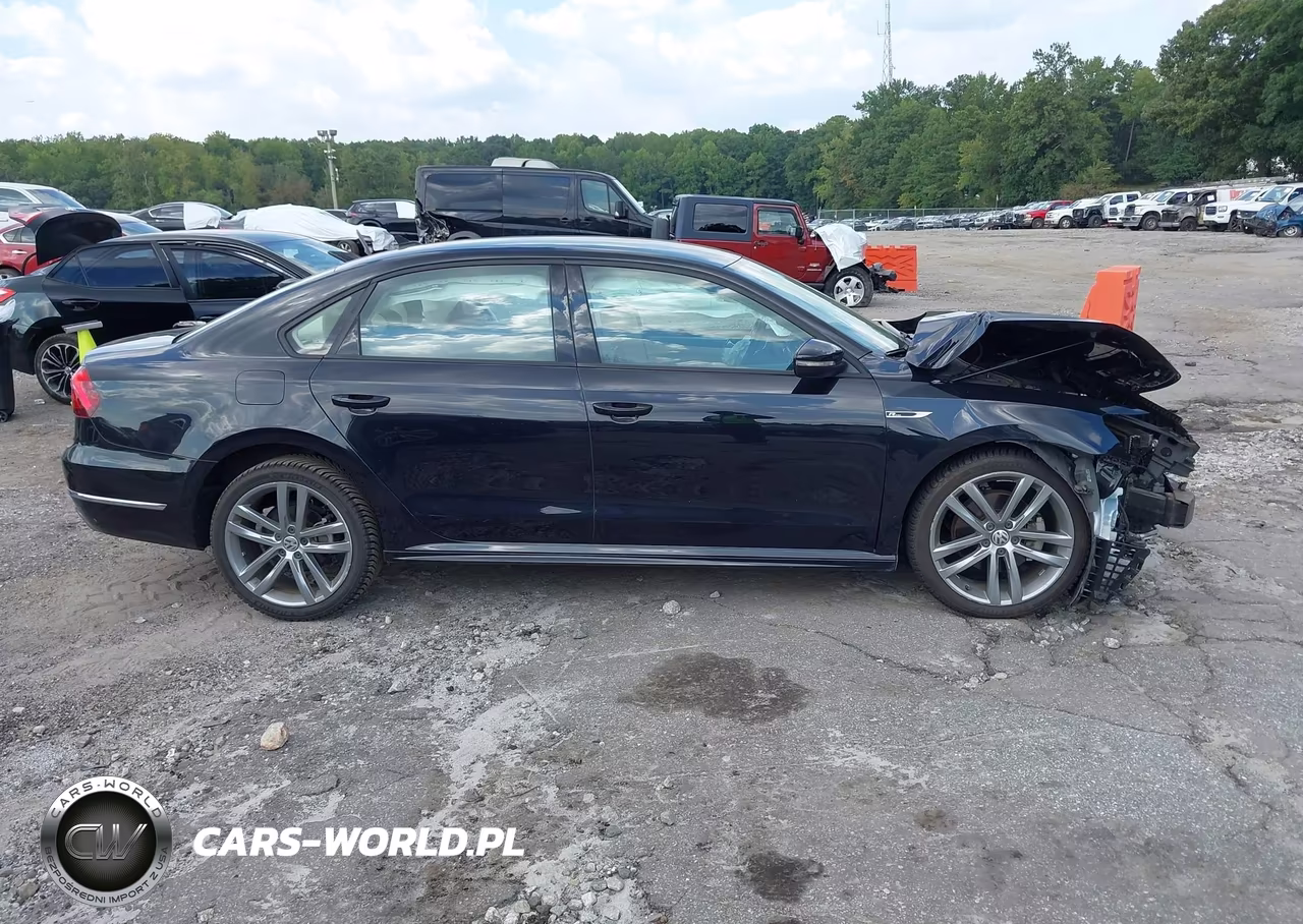 2018 Volkswagen Passat 2.0T R-Line-2.0T S VIN:1VWAA7A3XJC009370 - 14