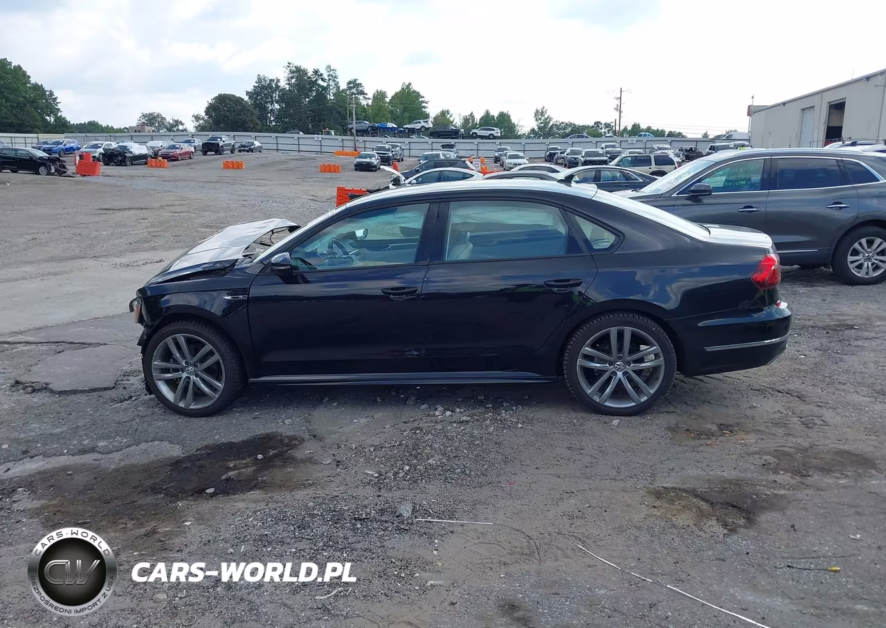 2018 Volkswagen Passat 2.0T R-Line-2.0T S VIN:1VWAA7A3XJC009370 - 15