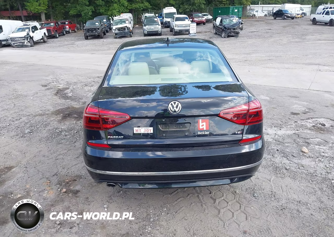 2018 Volkswagen Passat 2.0T R-Line-2.0T S VIN:1VWAA7A3XJC009370 - 17