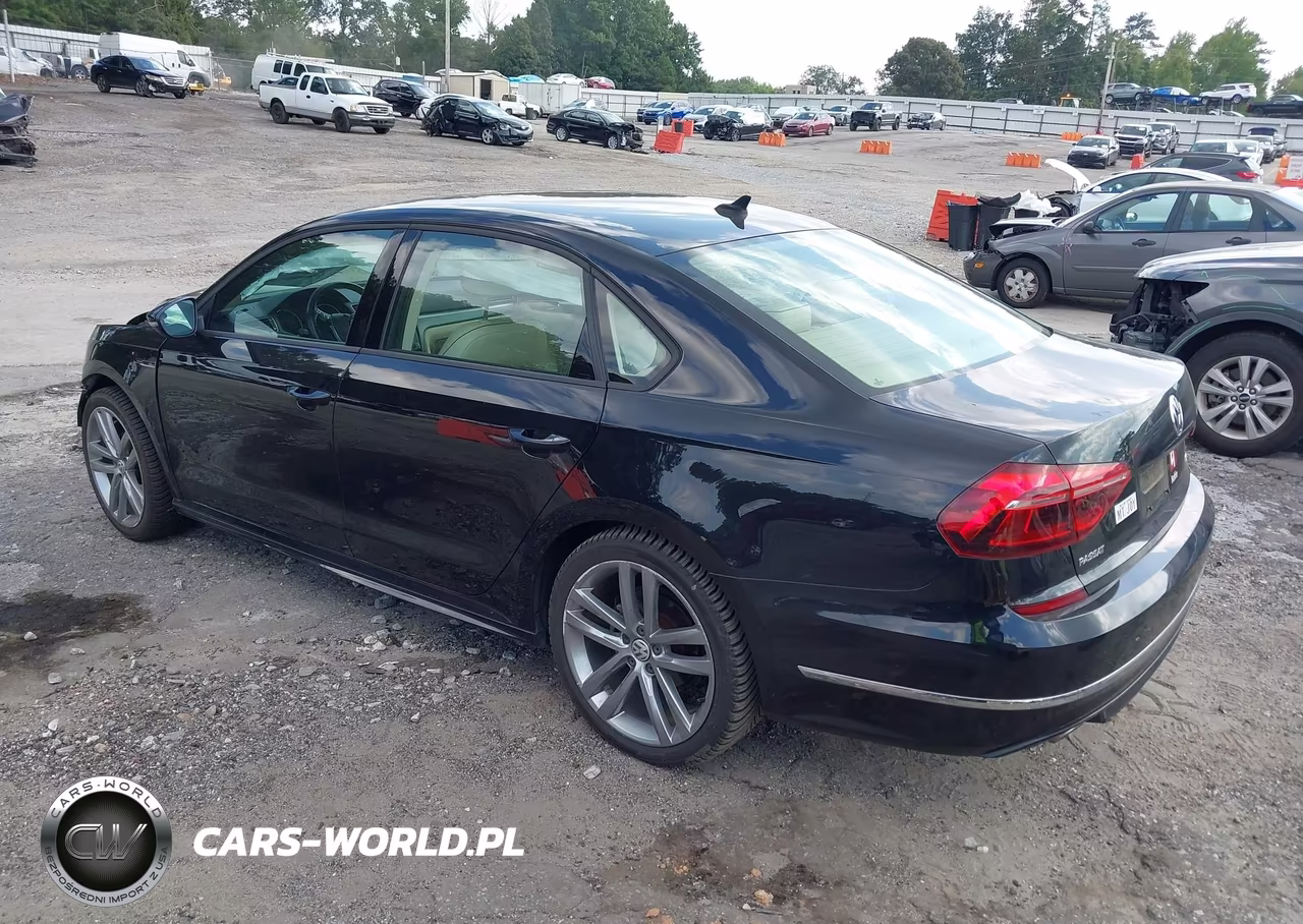 2018 Volkswagen Passat 2.0T R-Line-2.0T S VIN:1VWAA7A3XJC009370 - 3