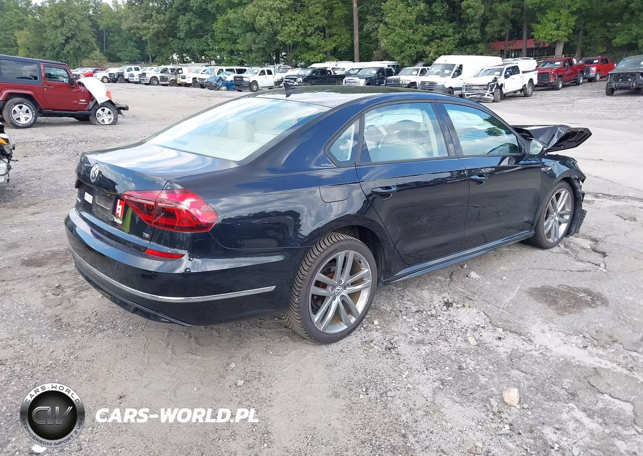 2018 Volkswagen Passat 2.0T R-Line-2.0T S VIN:1VWAA7A3XJC009370 - 4