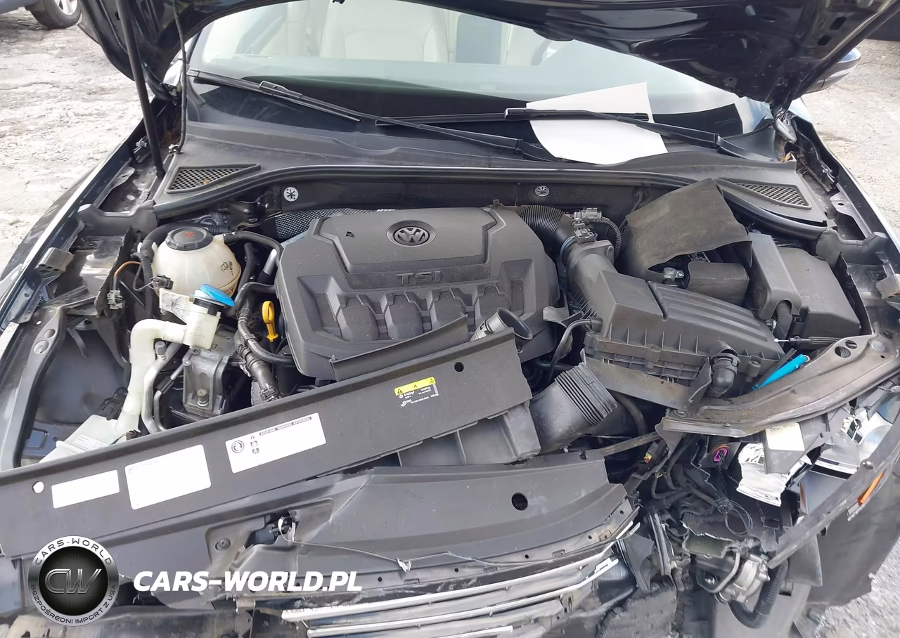 2018 Volkswagen Passat 2.0T R-Line-2.0T S VIN:1VWAA7A3XJC009370 - 6
