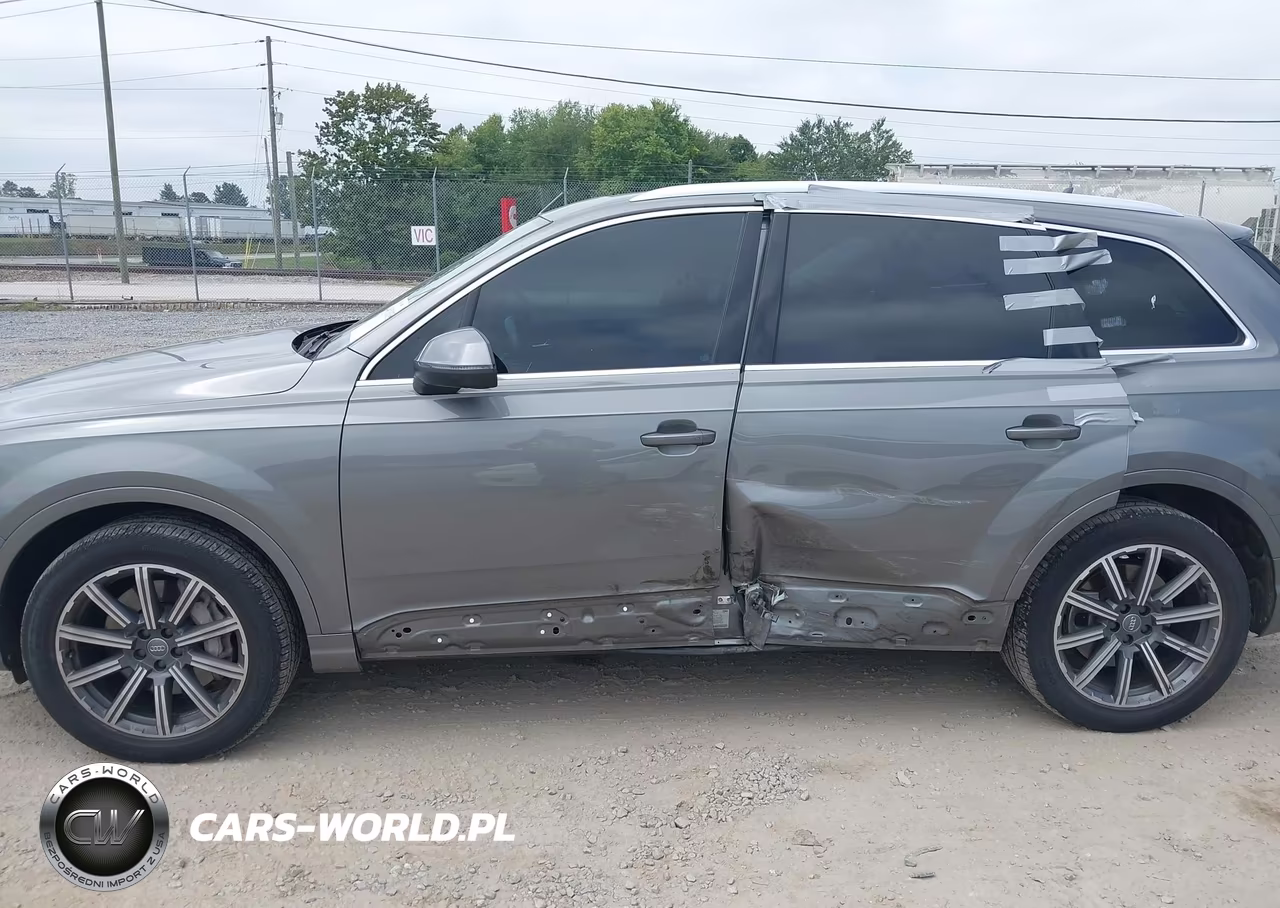 2017 Audi Q7 3.0T Premium VIN:WA1LAAF72HD005123 - 14