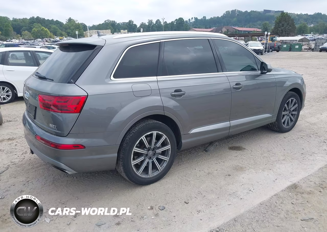 2017 Audi Q7 3.0T Premium VIN:WA1LAAF72HD005123 - 4