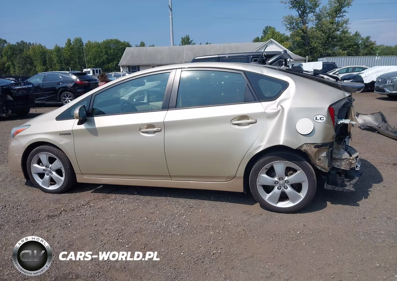 2011 Toyota Prius Five VIN:JTDKN3DUXB0277945 - 15