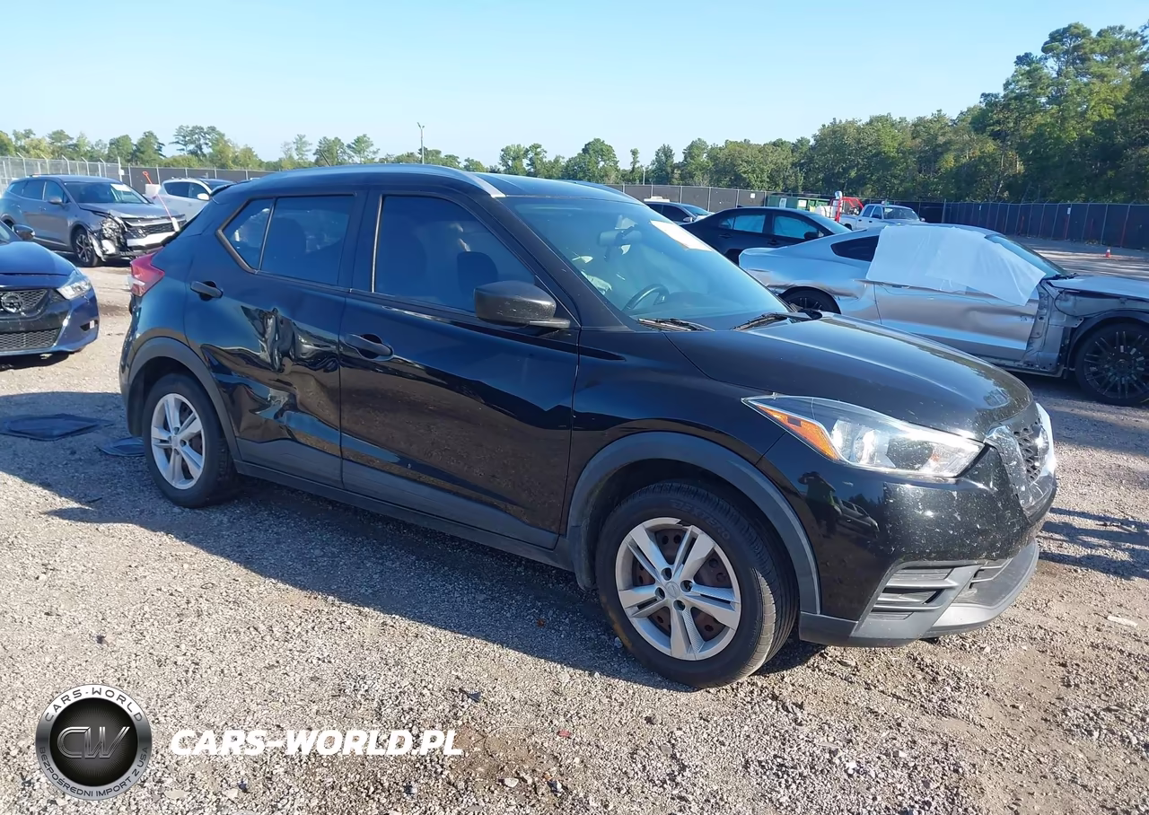 2019 Nissan Kicks S VIN:3N1CP5CU7KL471446 - 1