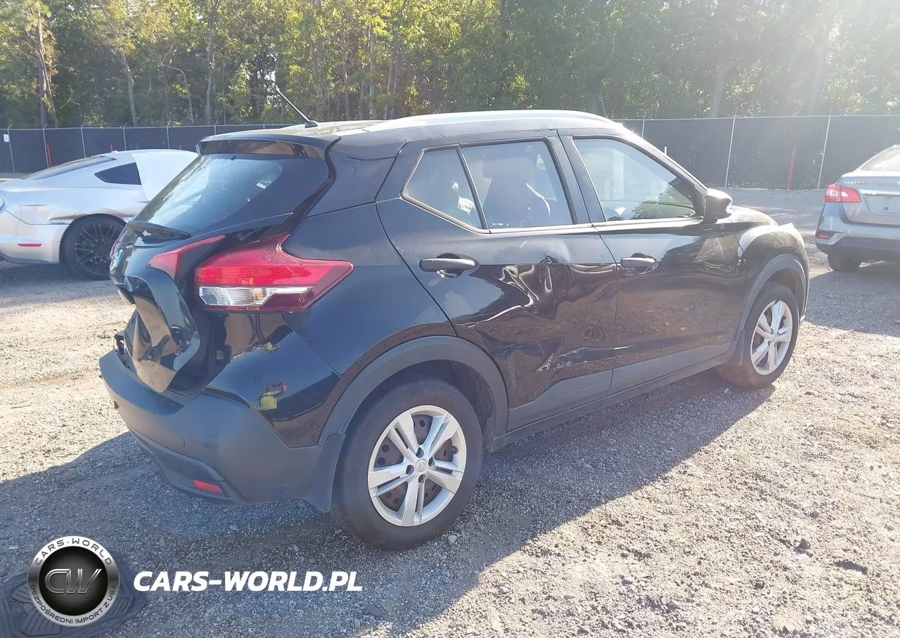 2019 Nissan Kicks S VIN:3N1CP5CU7KL471446 - 4