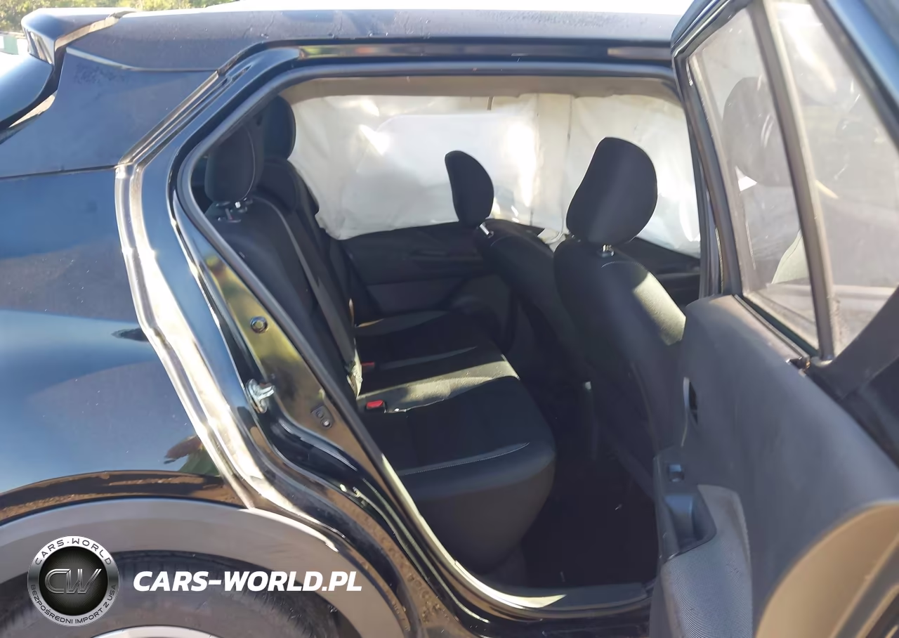 2019 Nissan Kicks S VIN:3N1CP5CU7KL471446 - 8