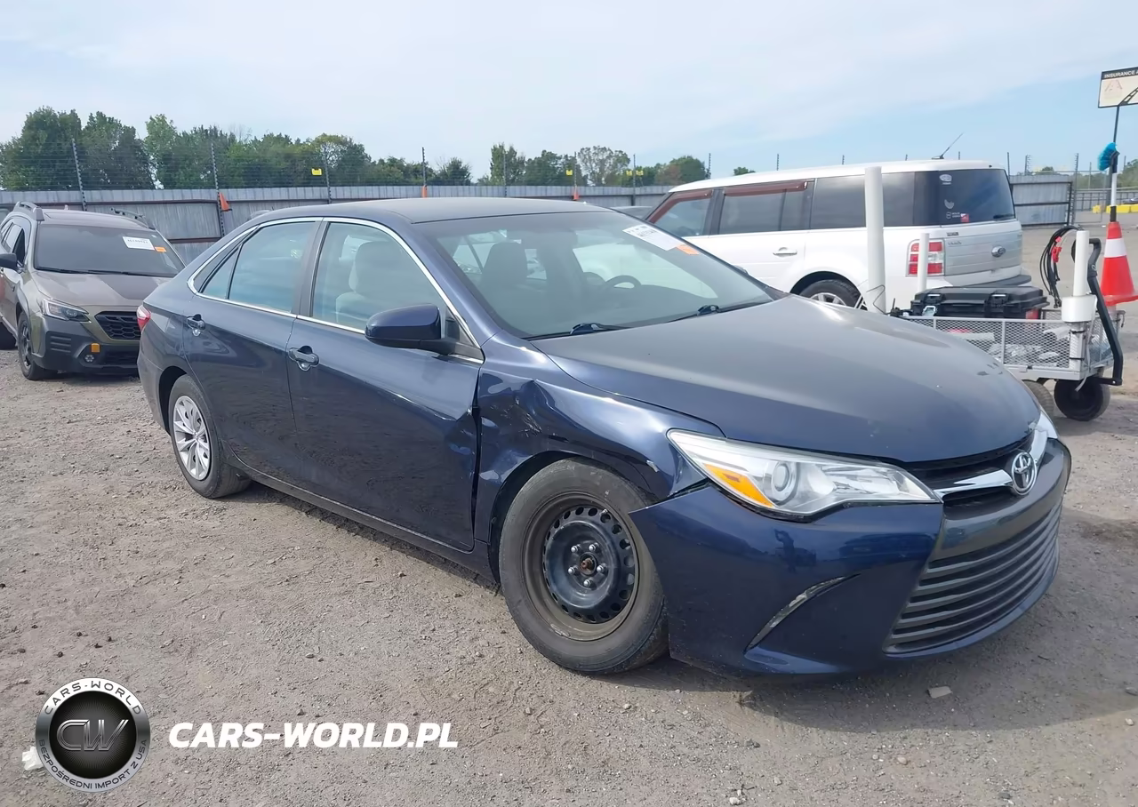 2015 Toyota Camry Le – zdjęcie 1 z 16