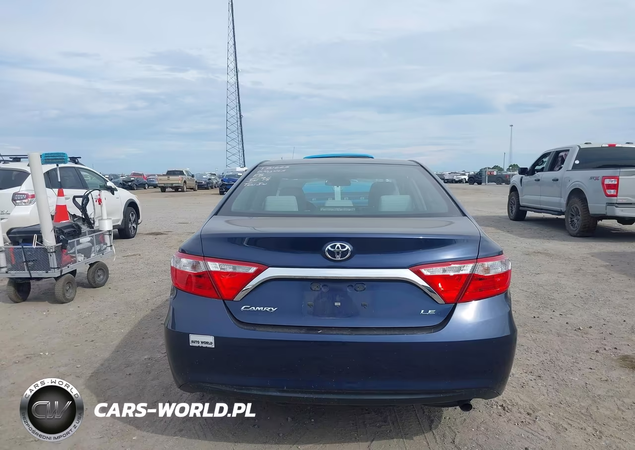 2015 Toyota Camry Le VIN:4T4BF1FK7FR488890 - 16