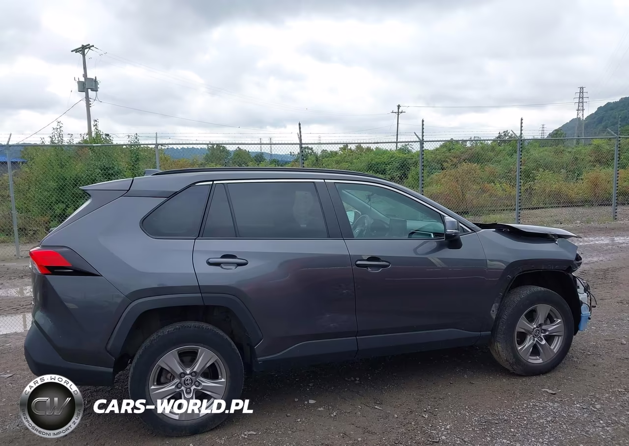 2022 Toyota Rav4 Xle VIN:2T3P1RFV7NC323923 - 13