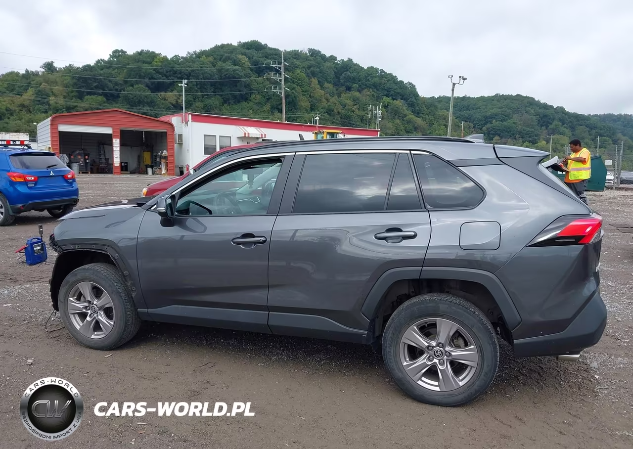 2022 Toyota Rav4 Xle VIN:2T3P1RFV7NC323923 - 14