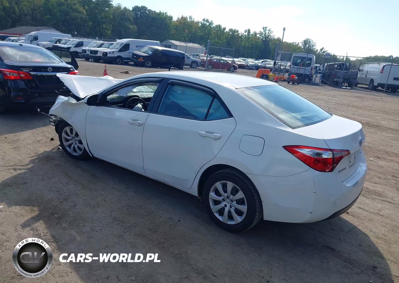 2015 Toyota Corolla Le VIN:5YFBURHE4FP246730 - 3