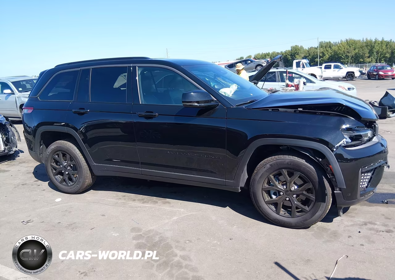 2026 Jeep Grand Cherokee Altitude 4X4 VIN:1C4RJHAR7TC207102 - 13