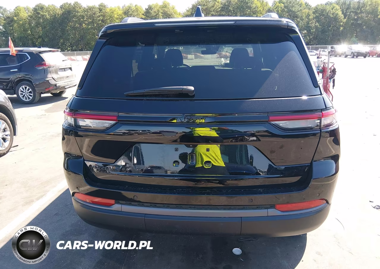 2026 Jeep Grand Cherokee Altitude 4X4 VIN:1C4RJHAR7TC207102 - 16