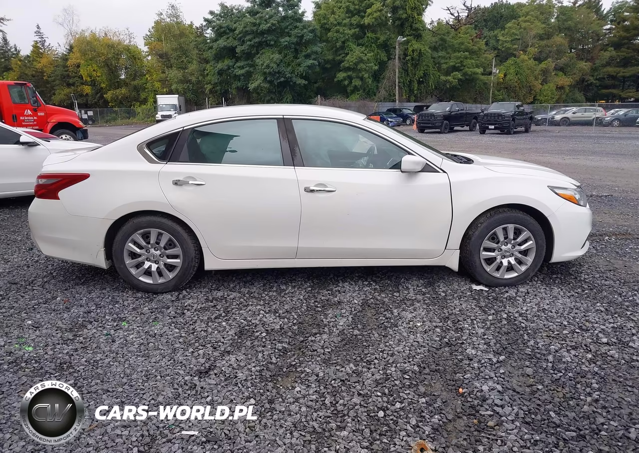 2018 Nissan Altima 2.5 S VIN:1N4AL3APXJC203329 - 12