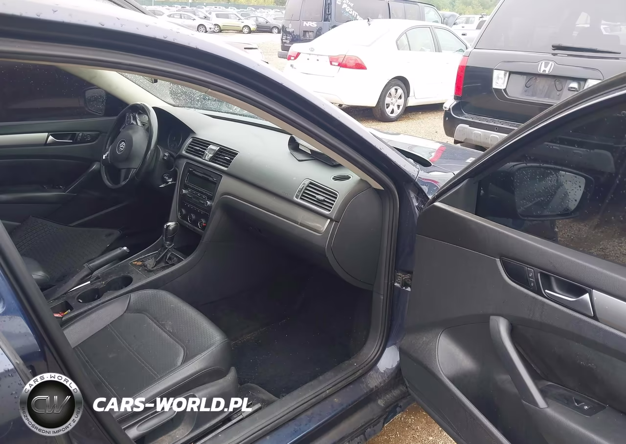 2014 Volkswagen Passat 2.5L Wolfsburg Edition VIN:1VWAP7A35EC006090 - 5