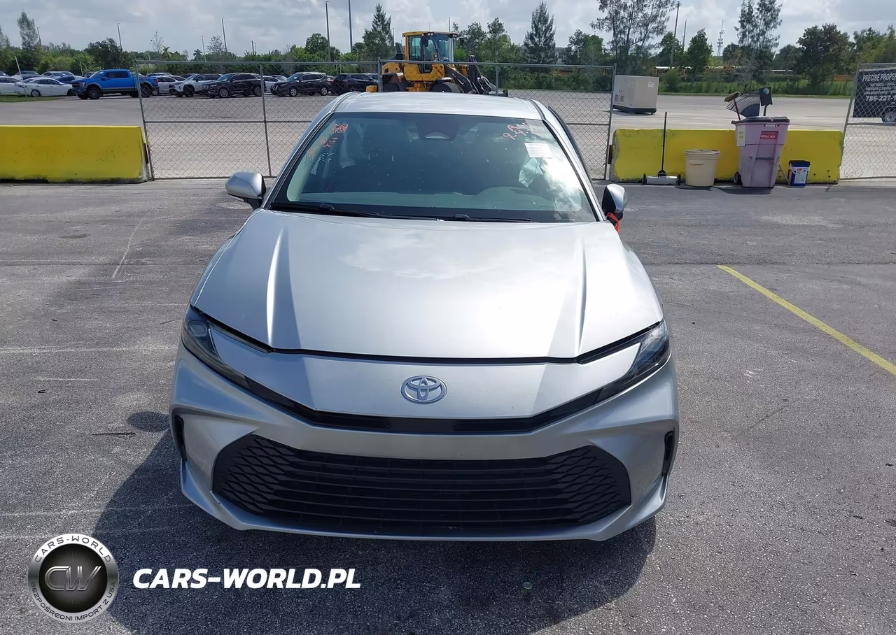 2026 Toyota Camry Le VIN:4T1DAACK2TU213591 - 12