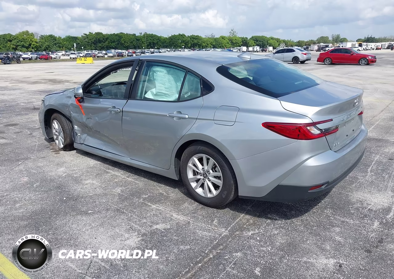 2026 Toyota Camry Le VIN:4T1DAACK2TU213591 - 3