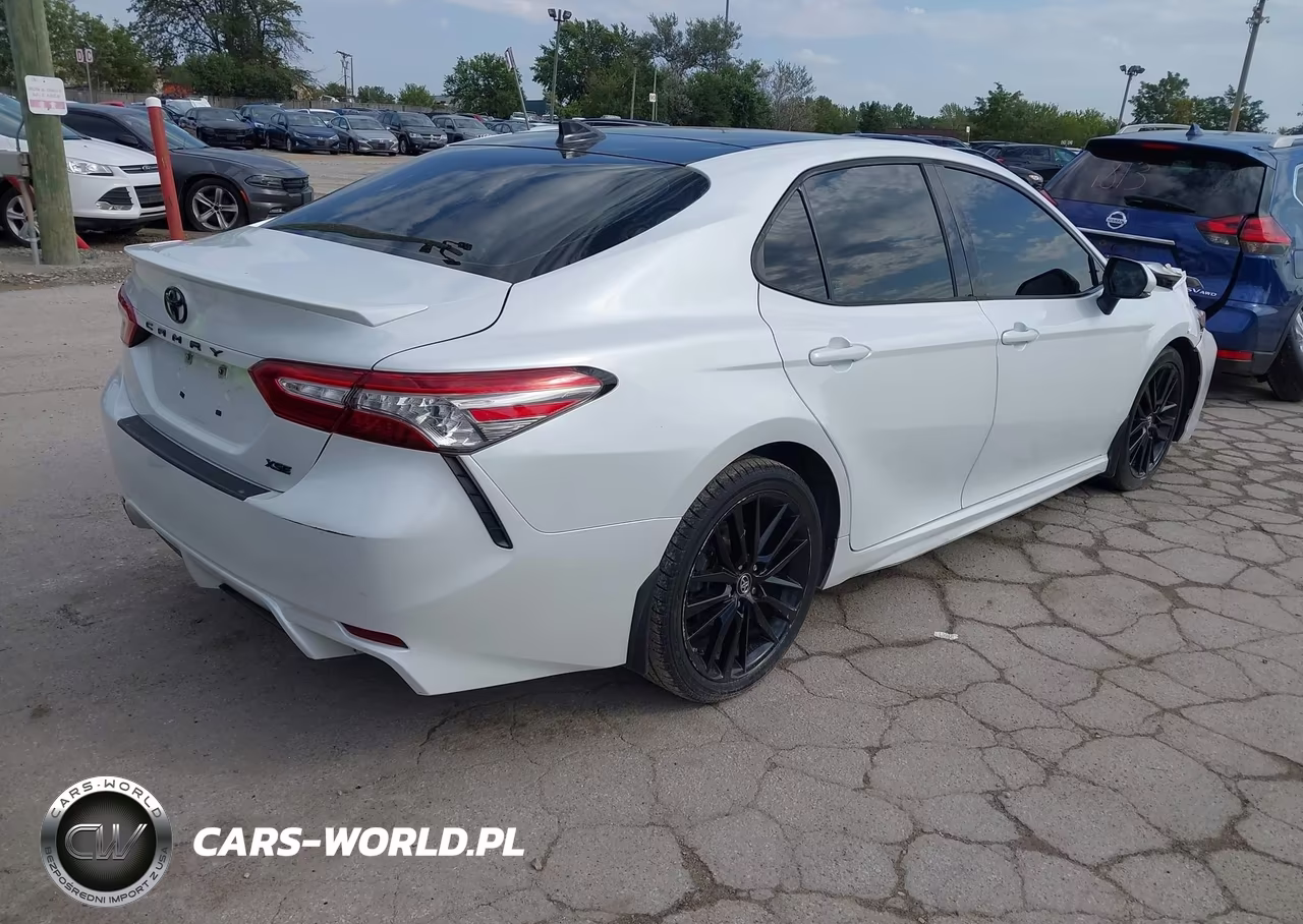 2019 Toyota Camry Xse VIN:4T1B61HK4KU845069 - 4