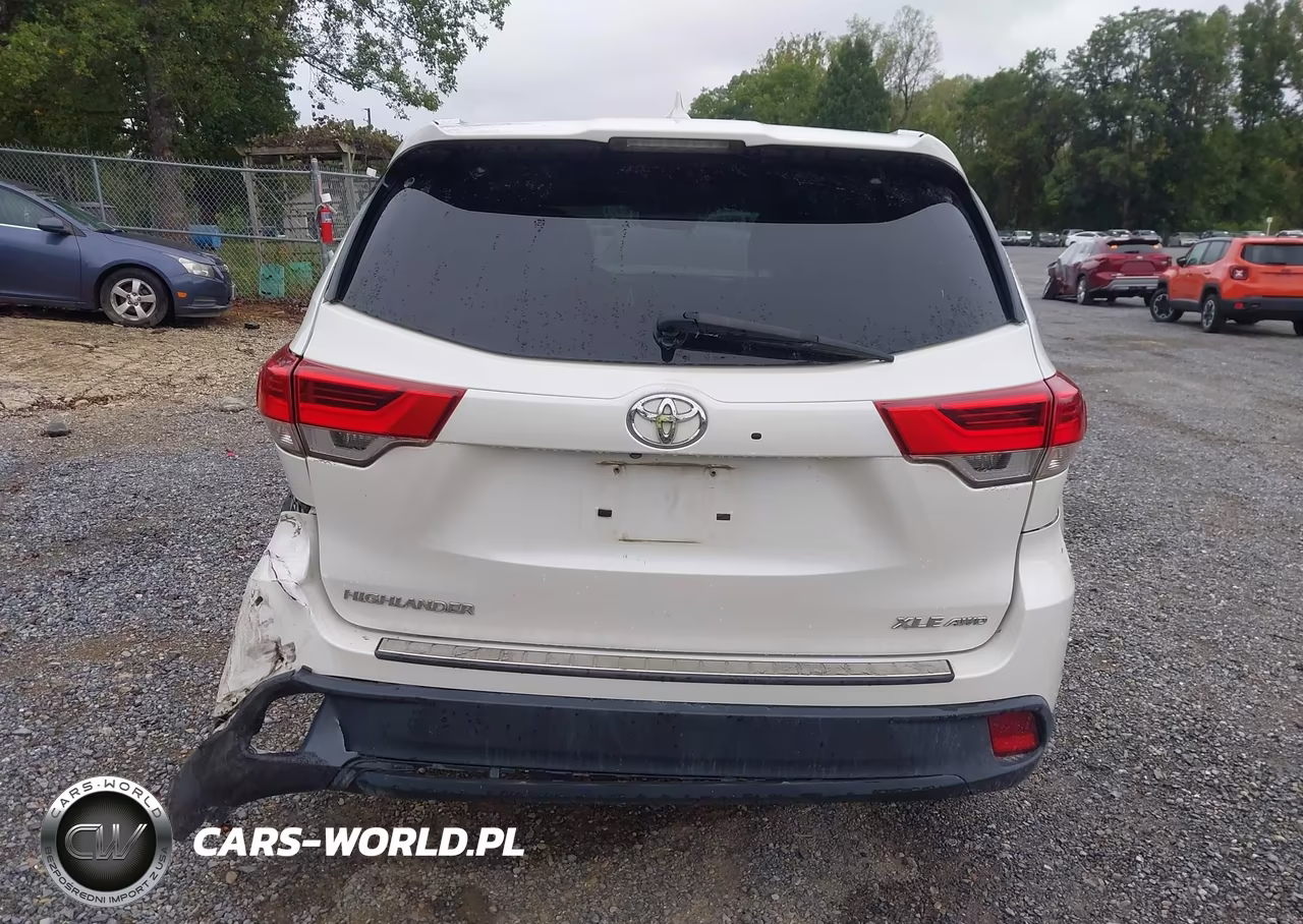 2018 Toyota Highlander Xle VIN:5TDJZRFH5JS549882 - 15