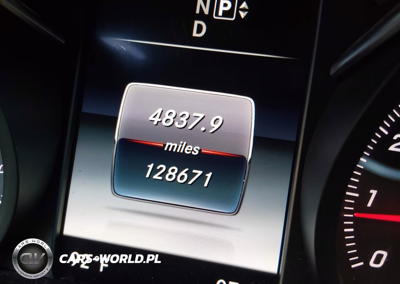 2015 Mercedes-Benz C 300 Luxury 4Matic VIN:55SWF4KB4FU015012 - 16